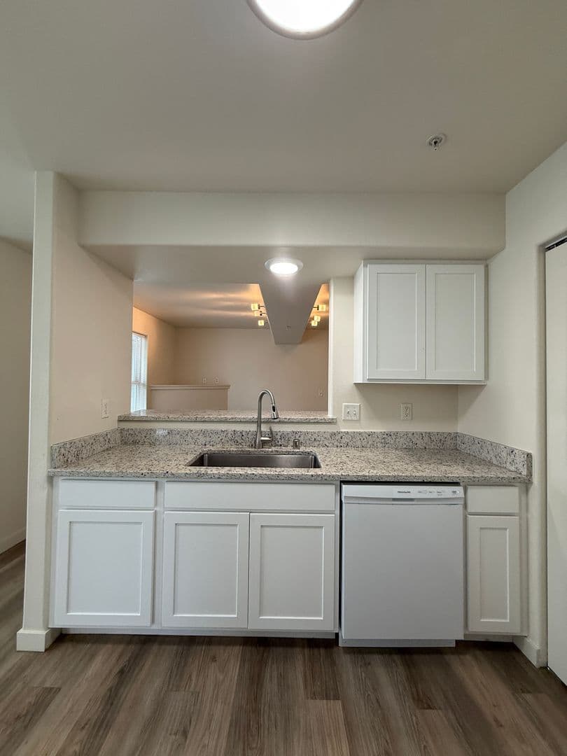 Pasco Apartment: 6405 Chapel Hill Blvd