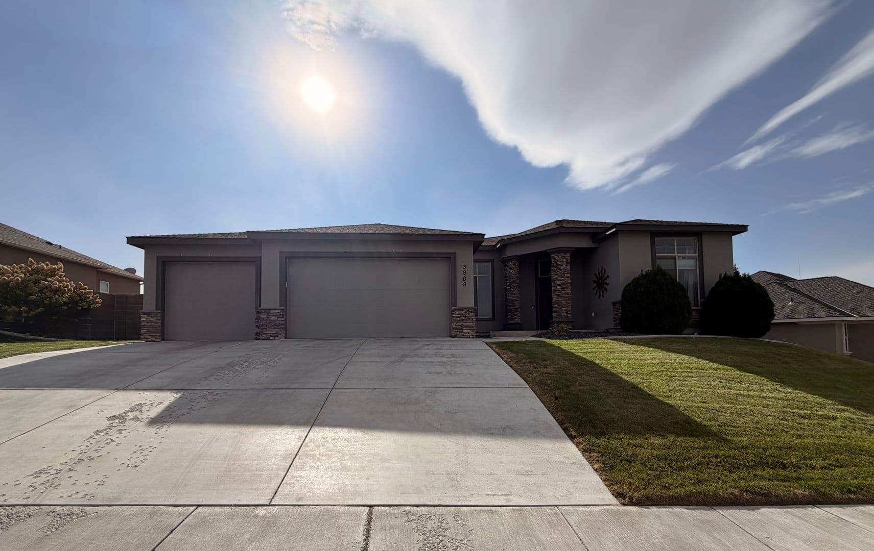 Kennewick House: 3909 West 48th Ave