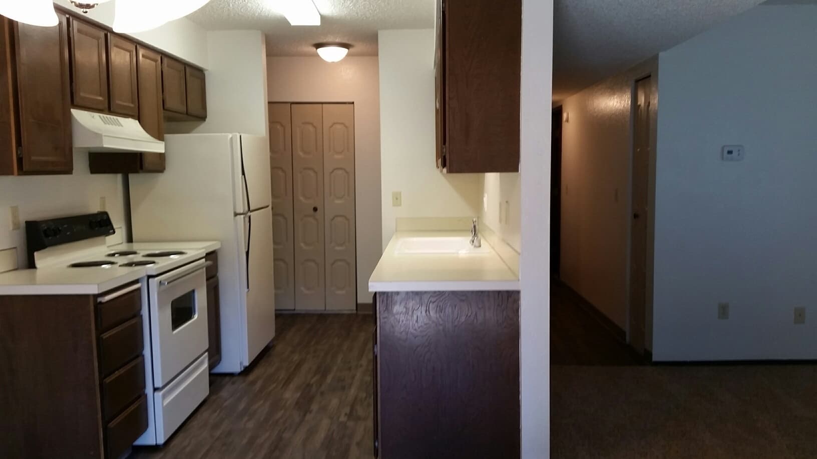 Kennewick Apartment: 3400 W 1st Place
