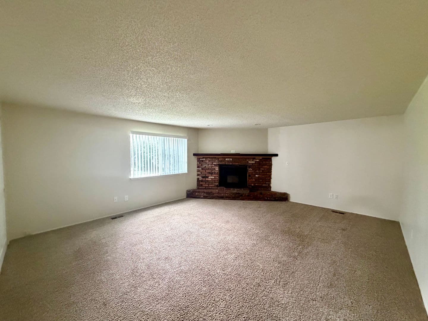 Kennewick House: 3804 S Cascade St