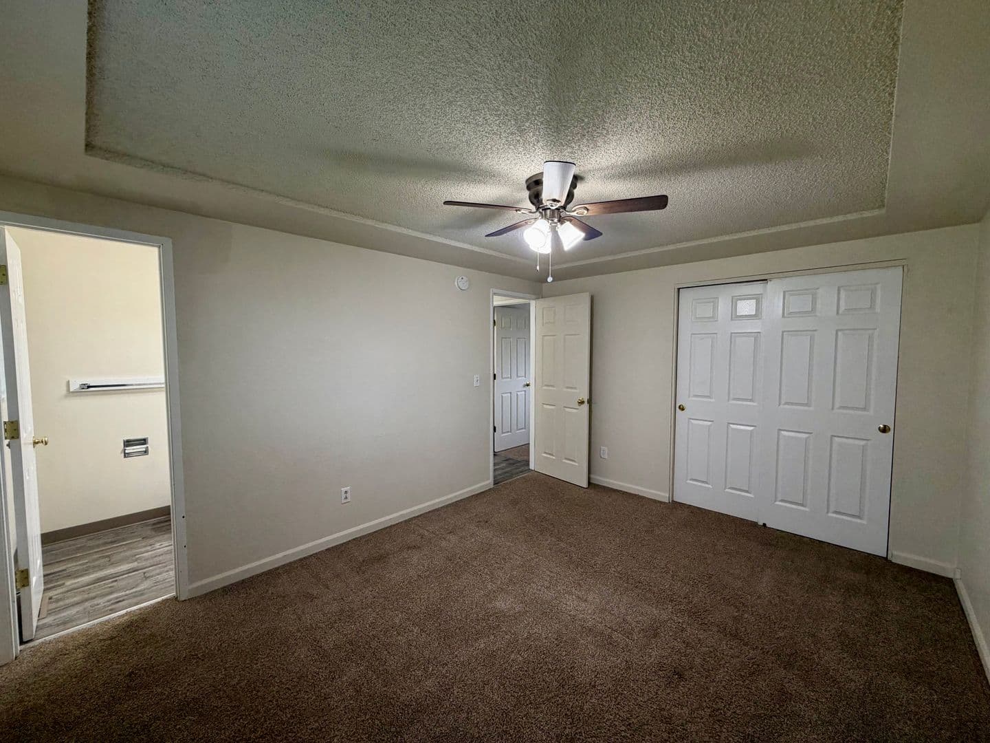 Kennewick House: 3804 S Cascade St