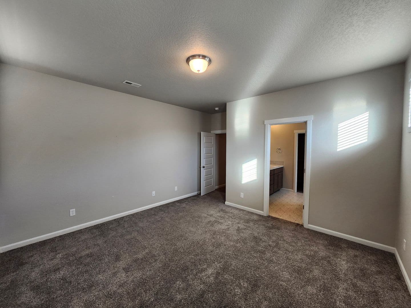 West Richland House: 8317 Ballard Loop