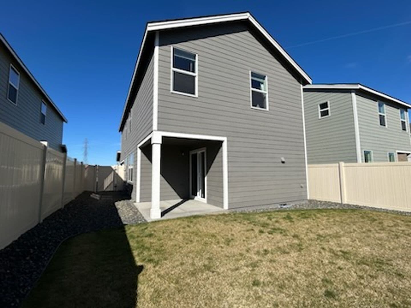 Kennewick House: 883 S Zeelar St