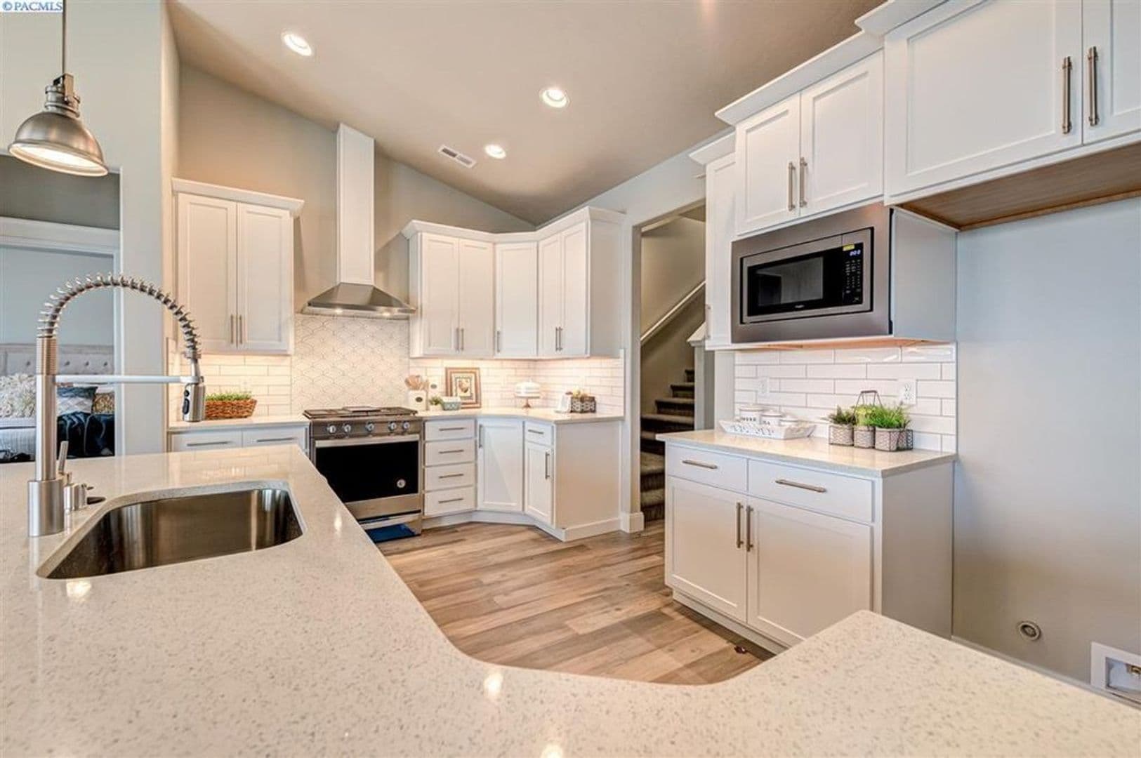 Richland House: 546 Summerview Ln