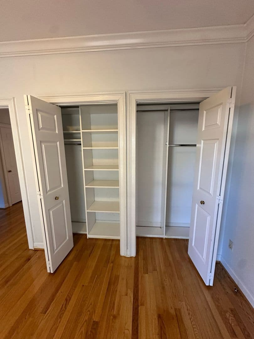 Columbia House: 600 Woodrow Street Unit E