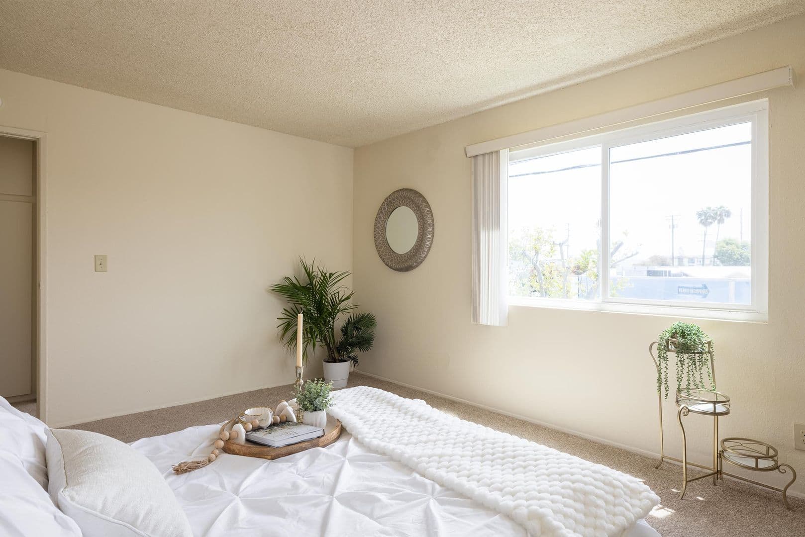 San Diego Apartment: 4790 Conrad Ave