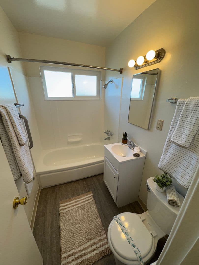 San Diego Apartment: 4386 Clairemont Mesa Blvd