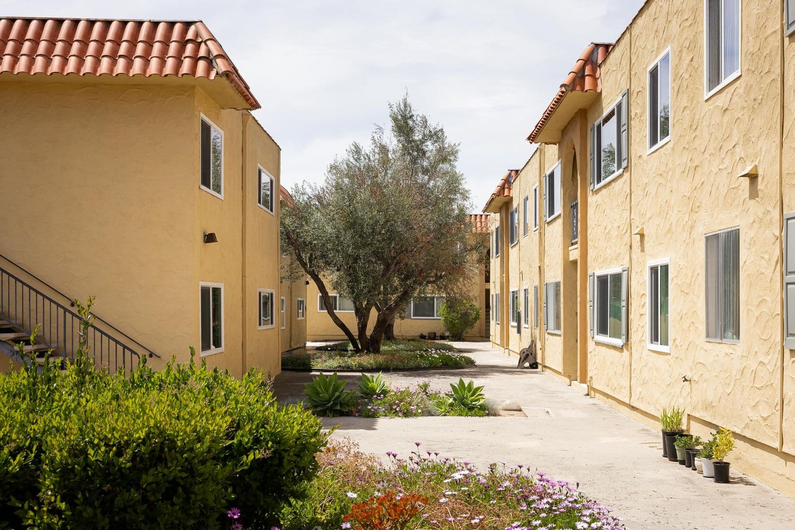San Diego Apartment: 4790 Conrad Ave