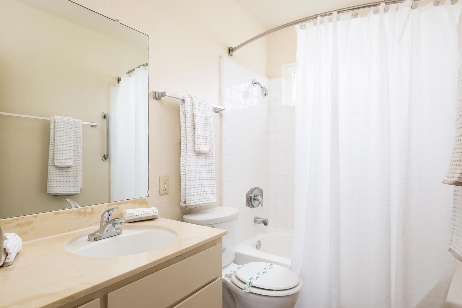 San Diego Apartment: 4790 Conrad Ave