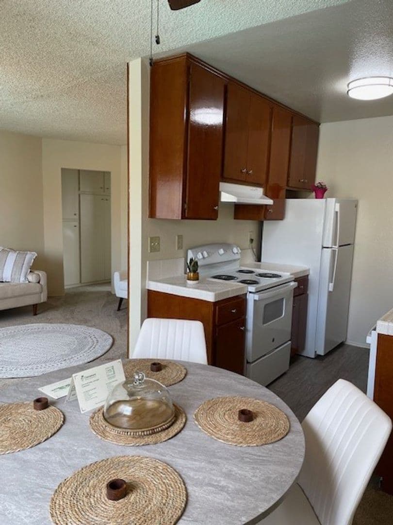 San Diego Apartment: 4790 Conrad Ave