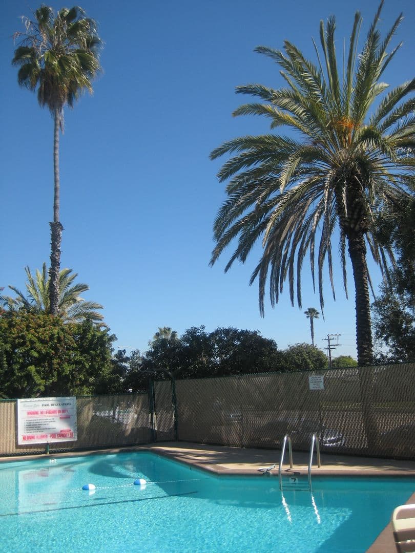 San Diego Apartment: 4386 Clairemont Mesa Blvd