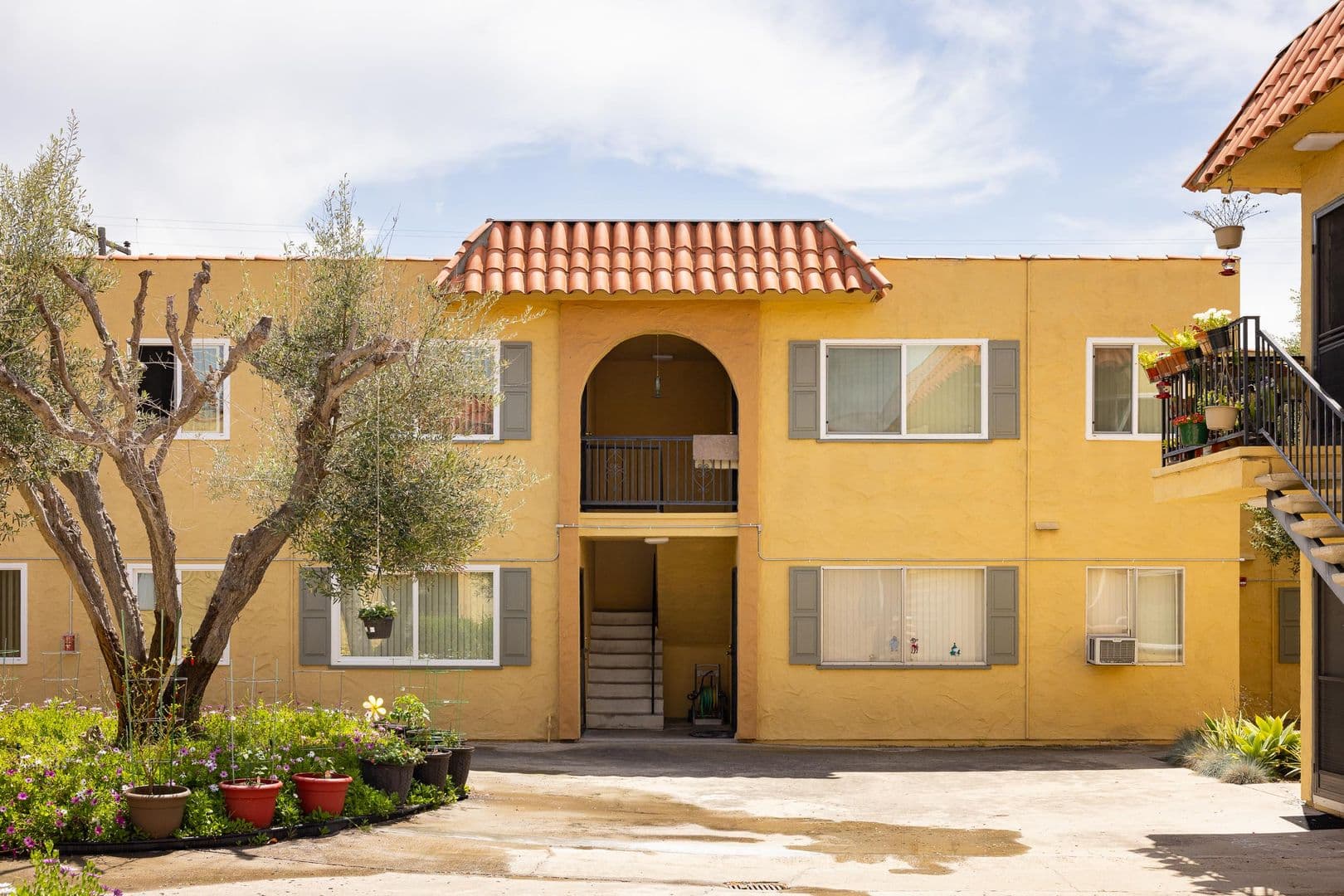 San Diego Apartment: 4790 Conrad Ave