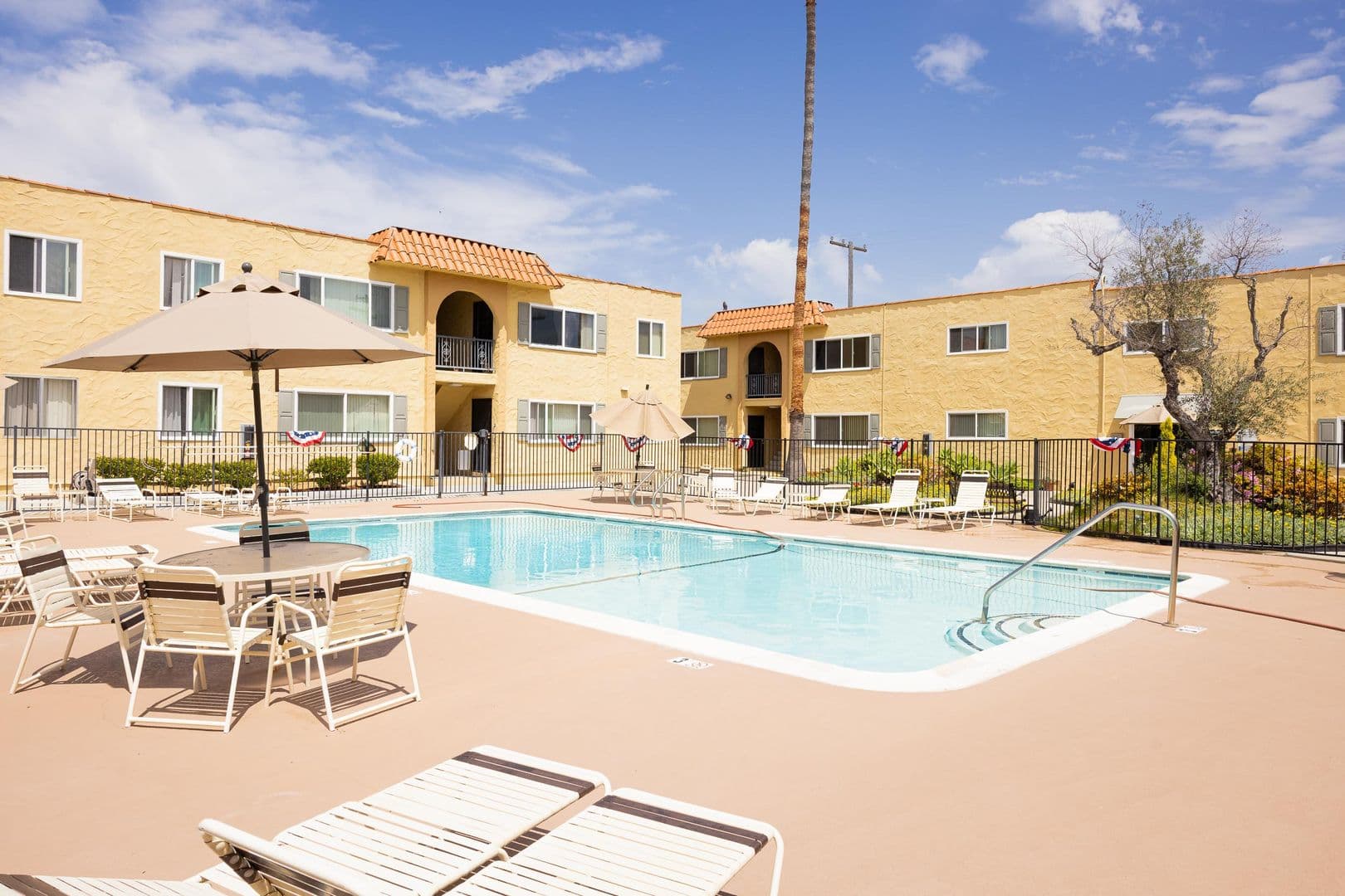 San Diego Apartment: 4790 Conrad Ave