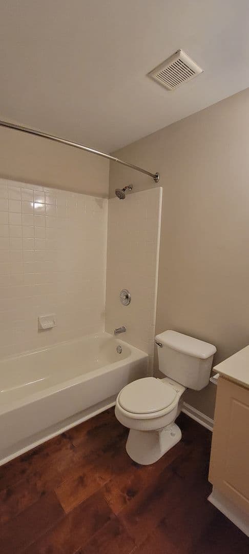 Cumming House: 2780 Gentry Walk Court