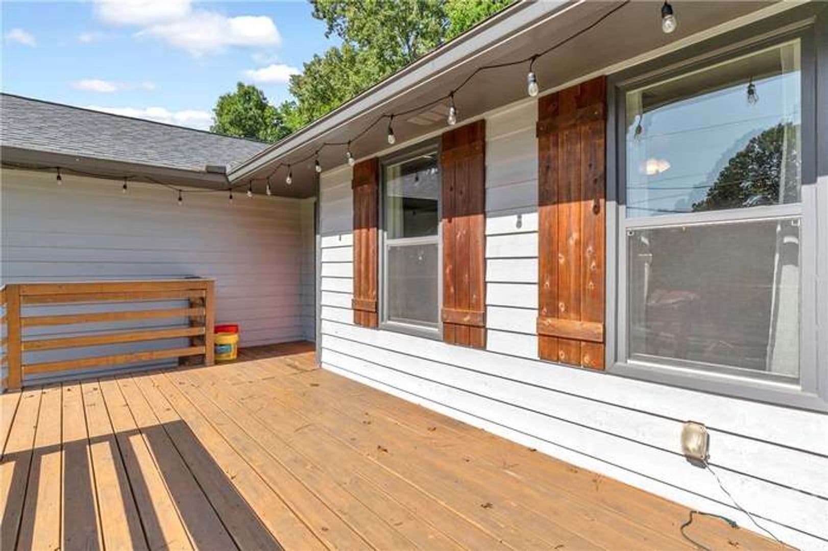 Stone Mountain House: 700 Pepperwood Trail