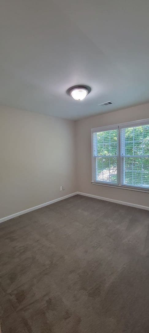 Cumming House: 2780 Gentry Walk Court