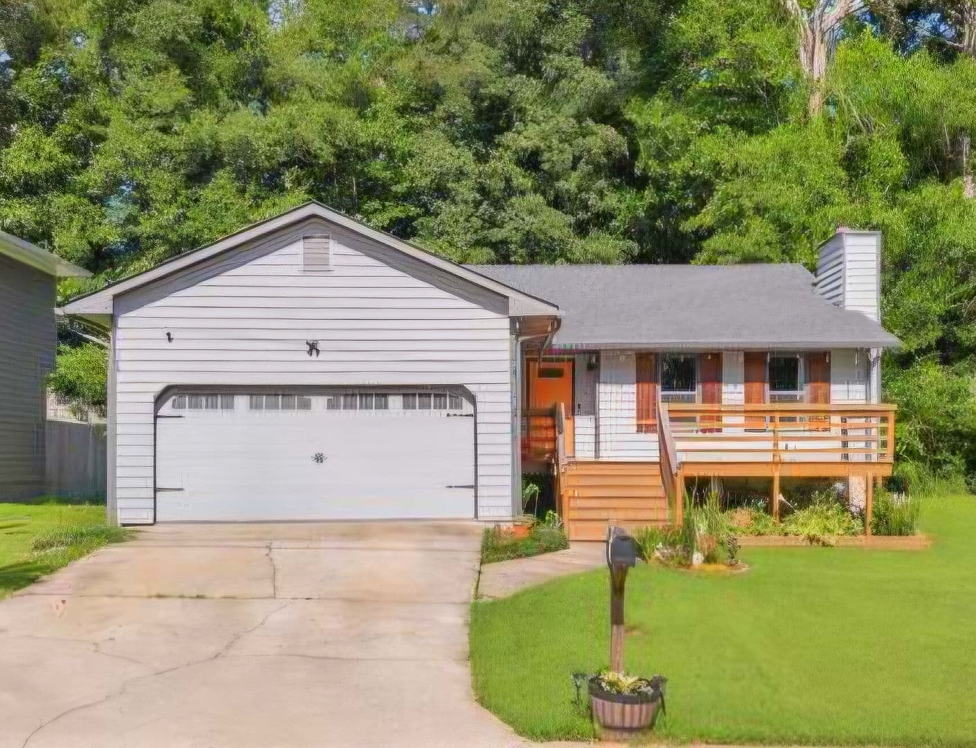 Stone Mountain House: 700 Pepperwood Trail
