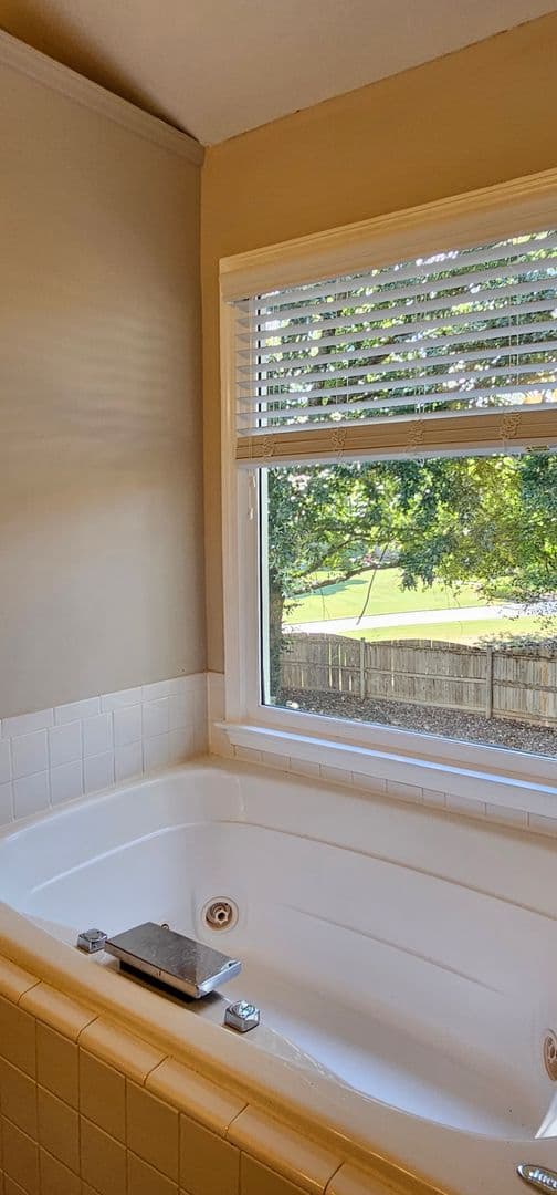 Cumming House: 2780 Gentry Walk Court