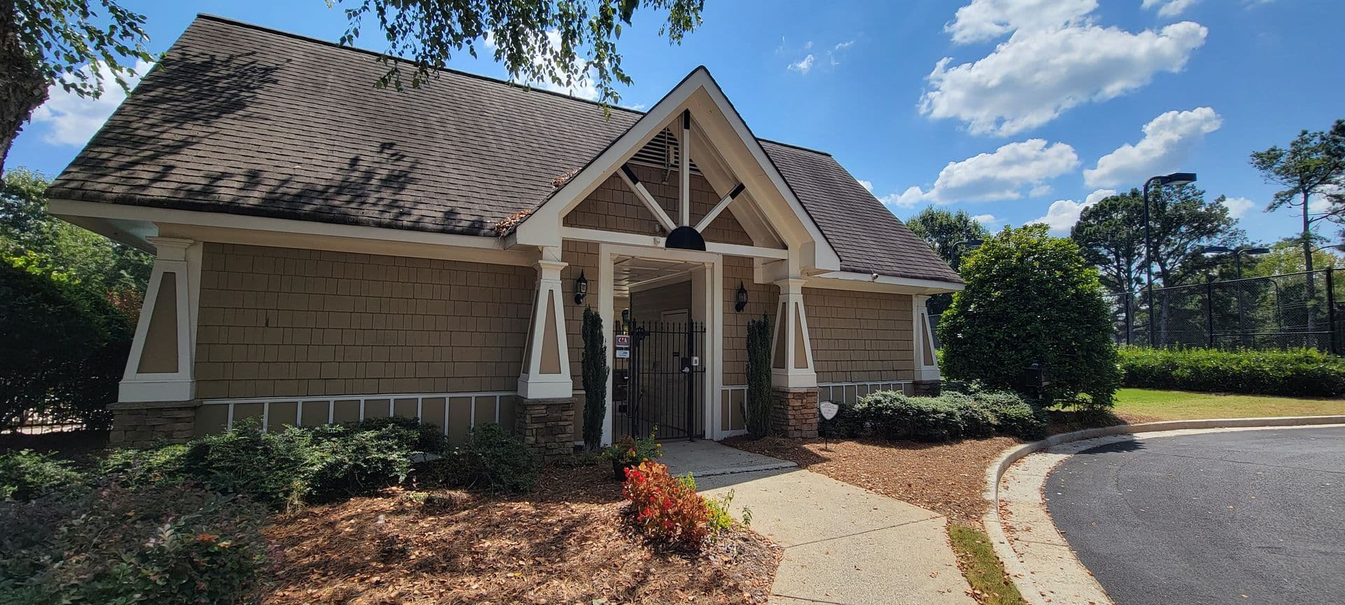 Cumming House: 2780 Gentry Walk Court