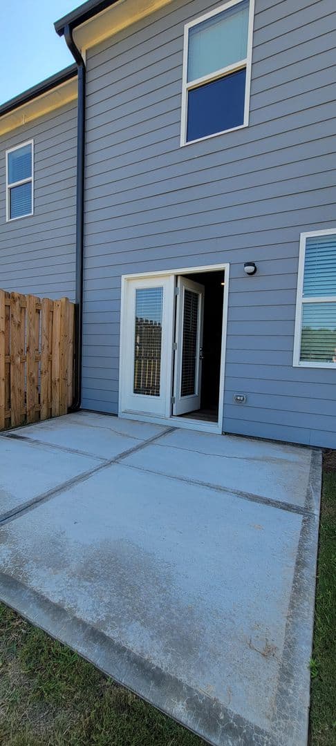 Dawsonville House: 23 Berryville Drive