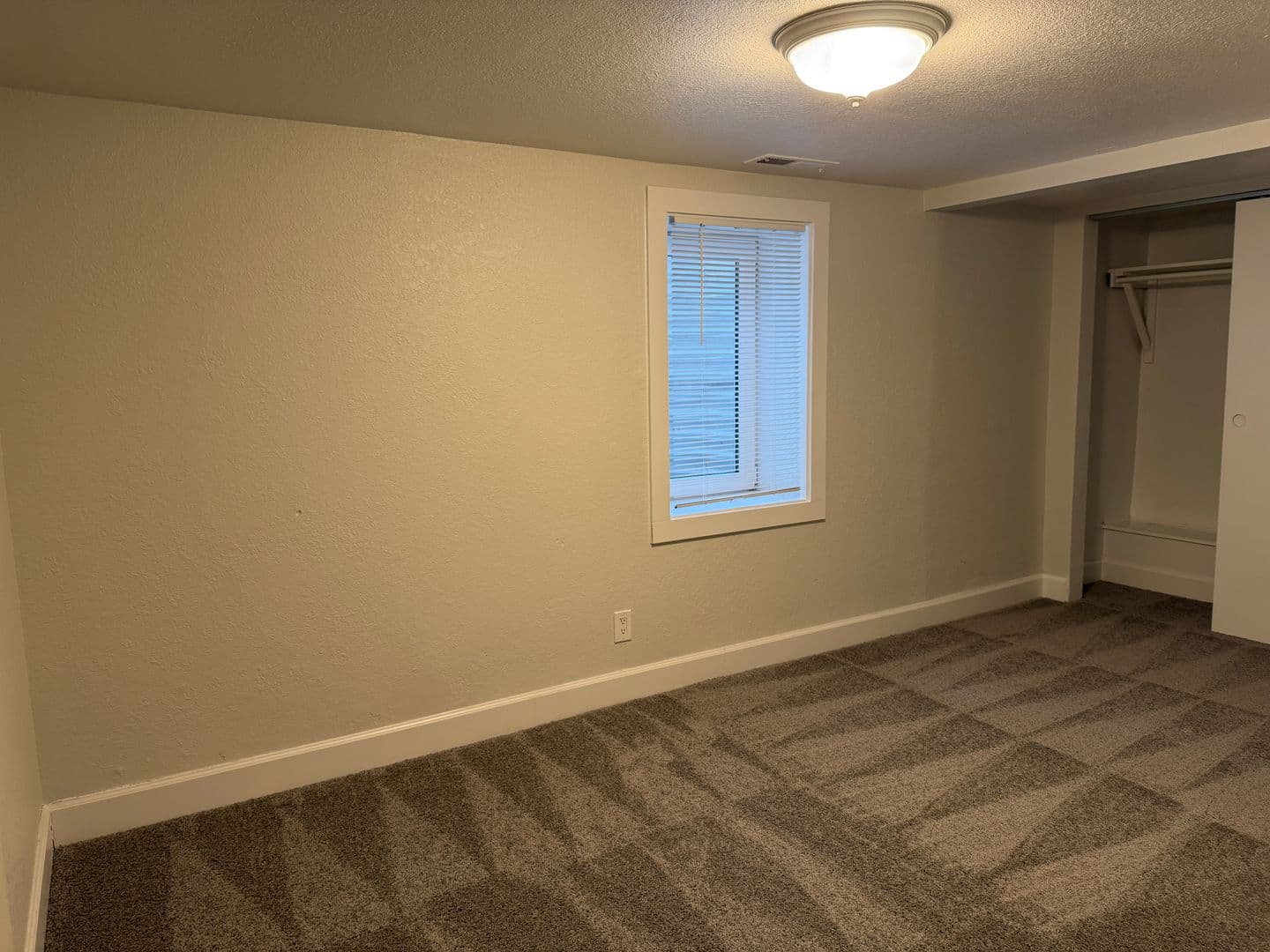 Lakewood Apartment: 7130 W 16th Place