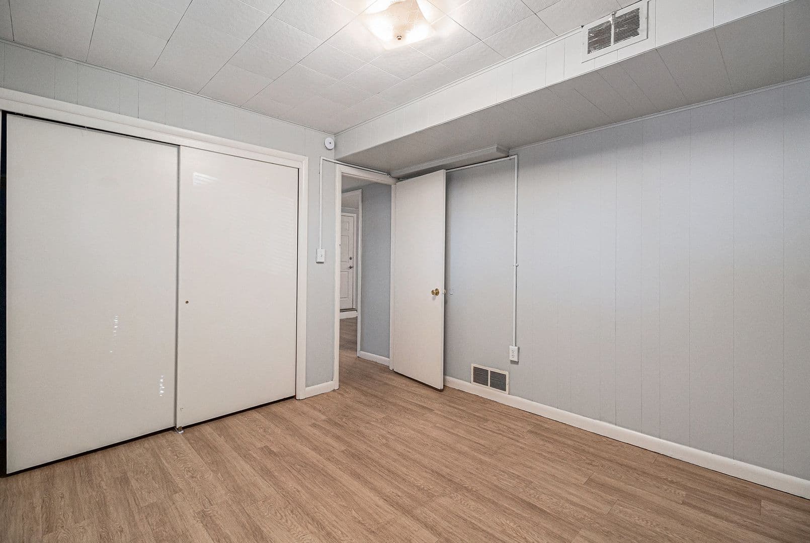 Lakewood Apartment: 7360 W.20th Ave. Unit B