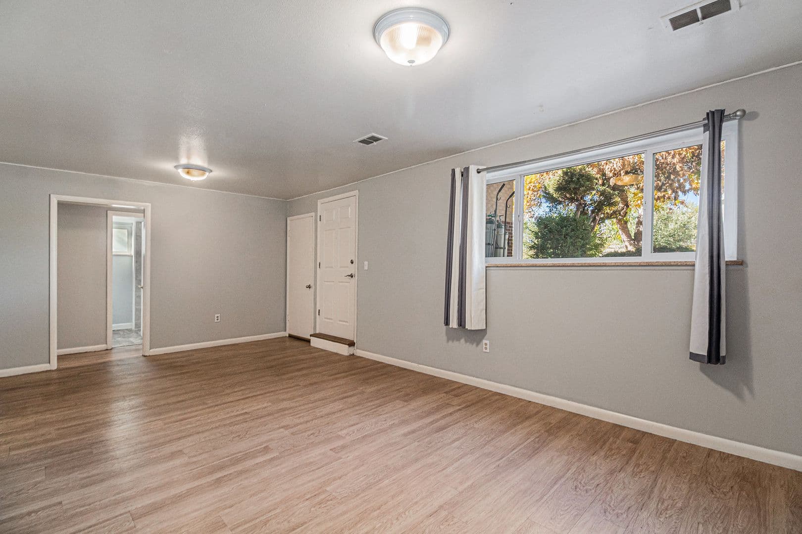 Lakewood Apartment: 7360 W.20th Ave. Unit B
