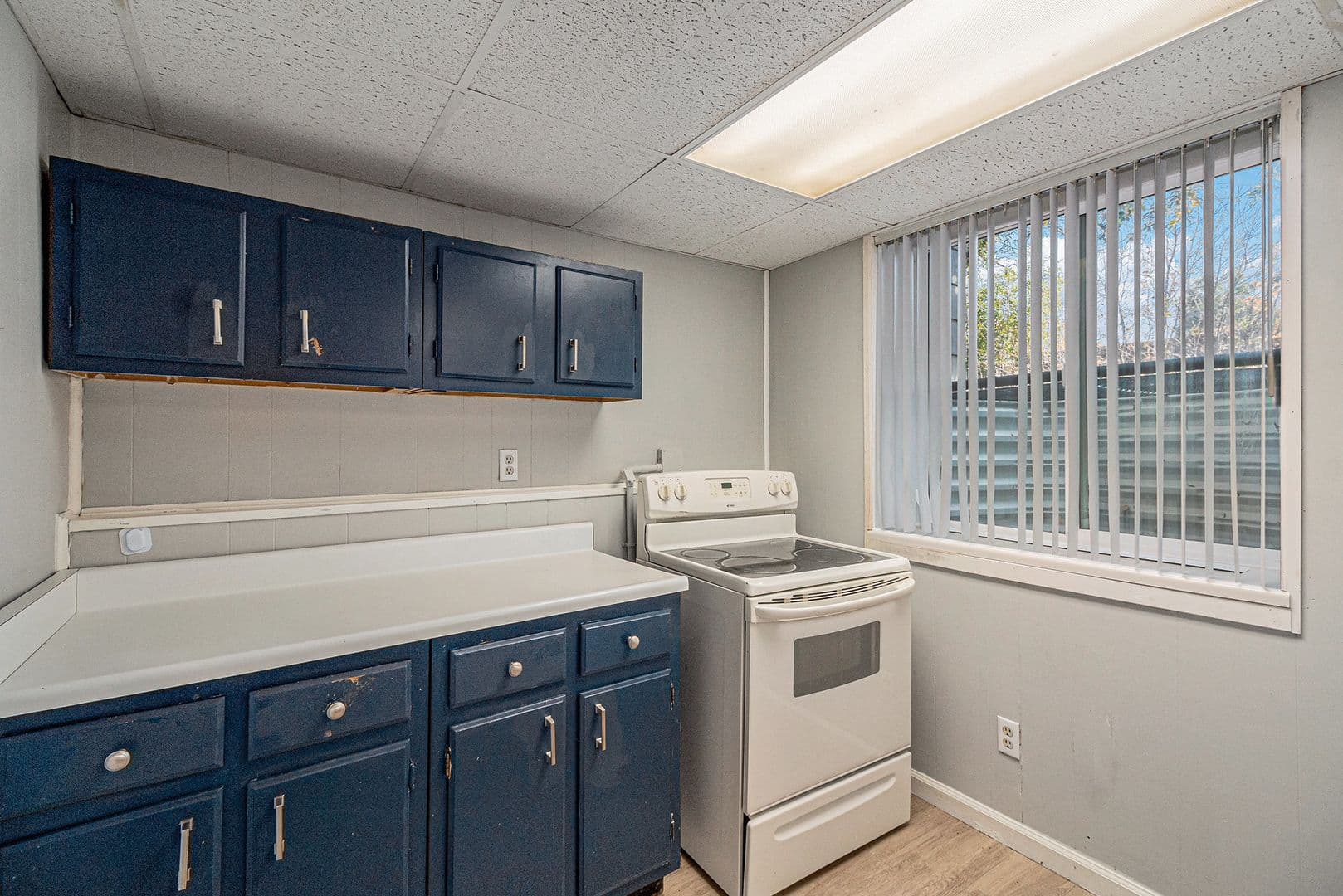 Lakewood Apartment: 7360 W.20th Ave. Unit B
