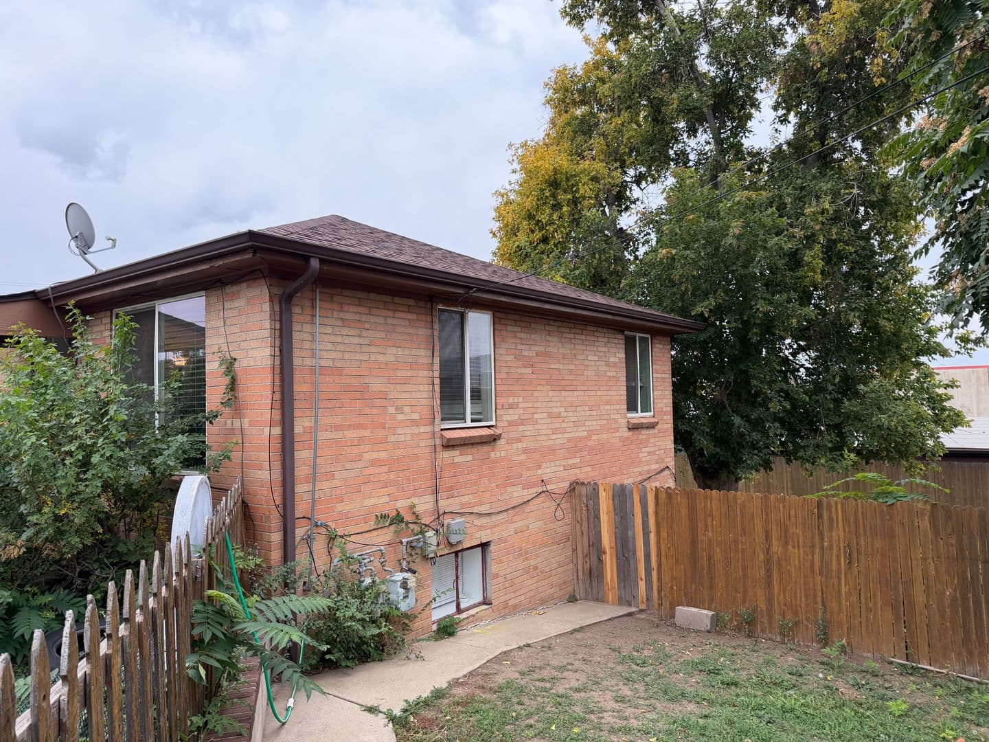 Lakewood Apartment: 7130 W 16th Place