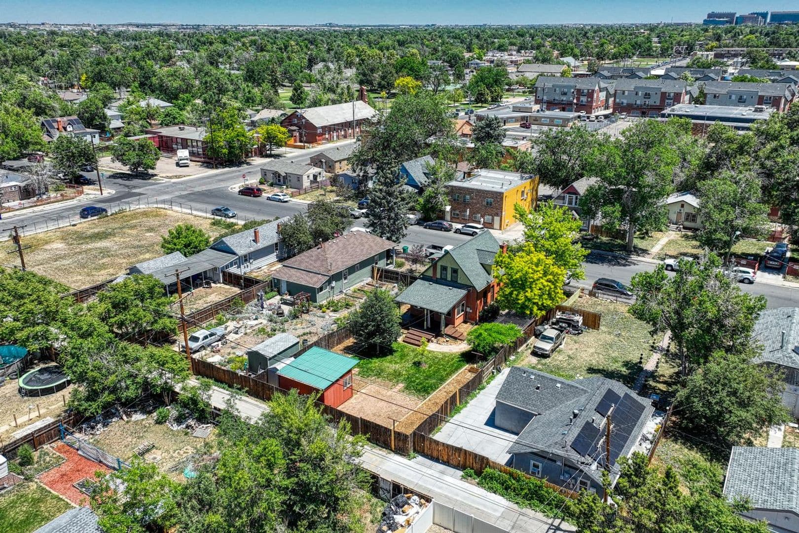 Aurora House: 1557 Dallas St.