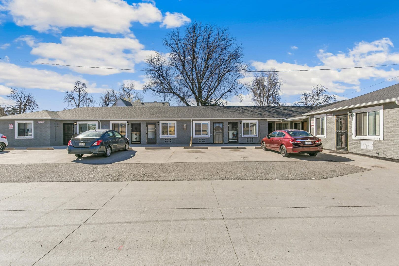 Aurora Apartment: 1467 Joliet Street #6