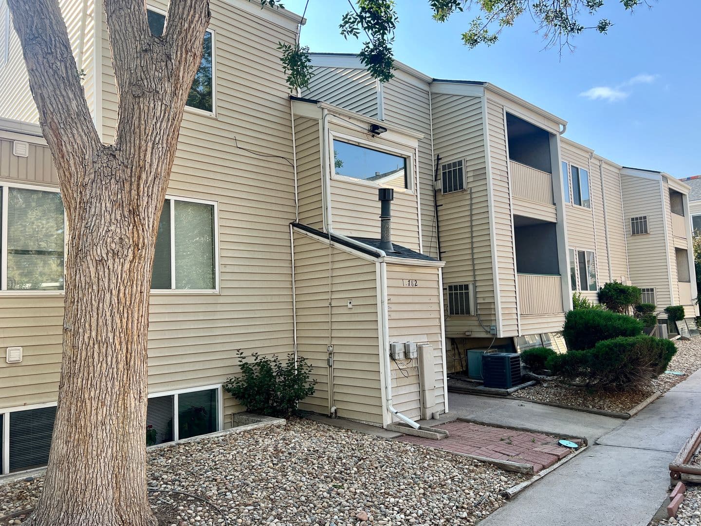 Aurora Condo: 10782 E Exposition Avenue #349