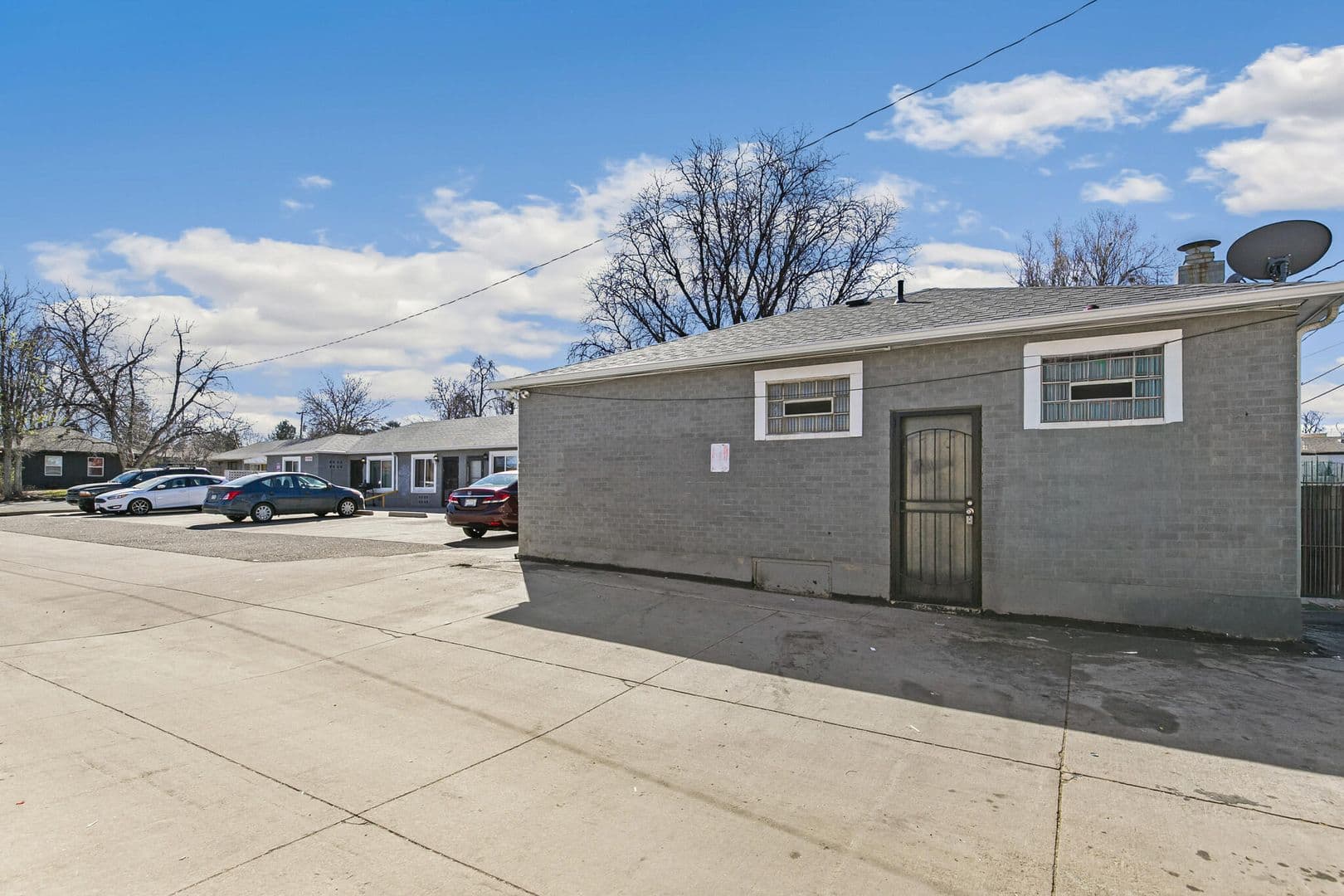 Aurora Apartment: 1467 Joliet Street #5