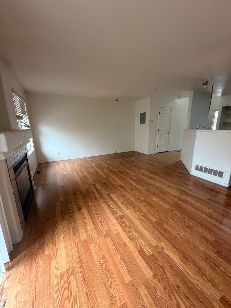 Aurora Townhome: 1295 S. Zeno Cir. #B