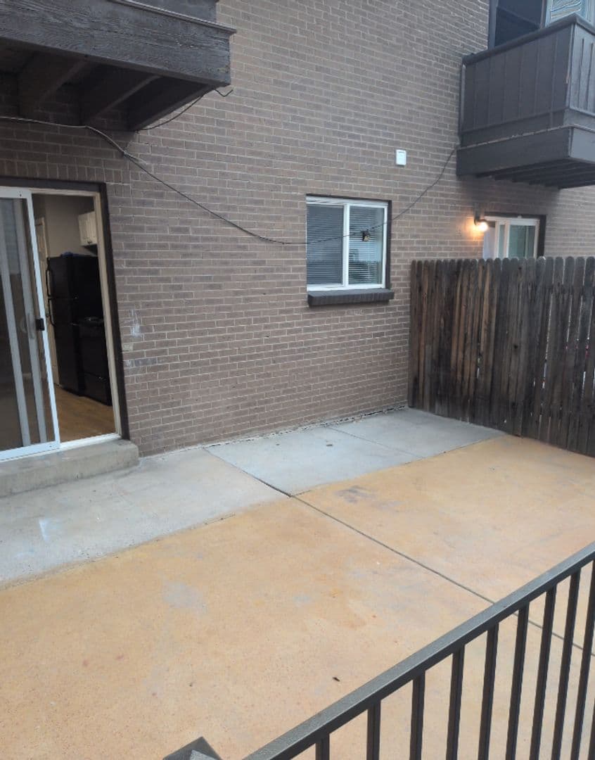 Lakewood Apartment: 721 Depew Street #2