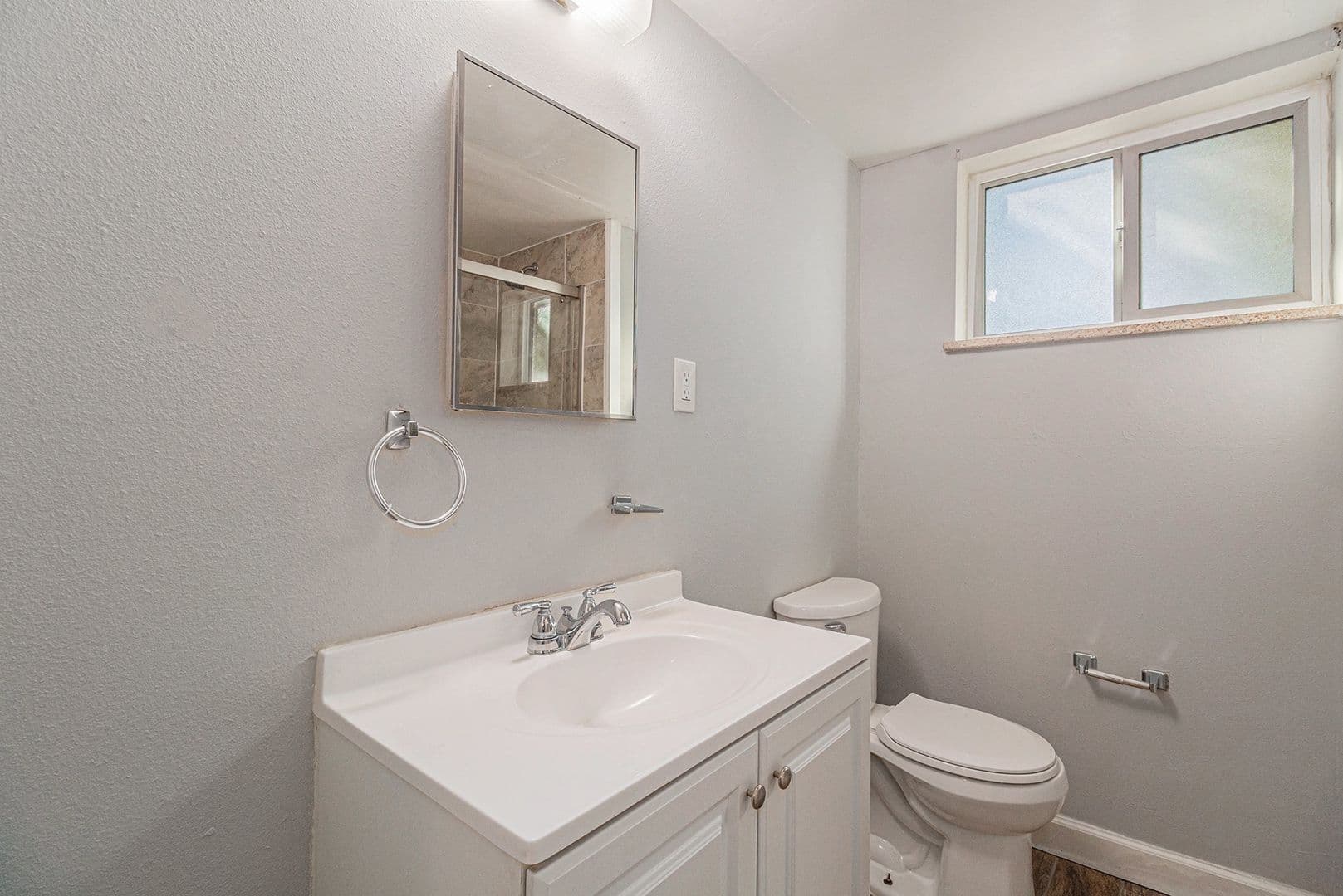 Lakewood Apartment: 7360 W.20th Ave. Unit B