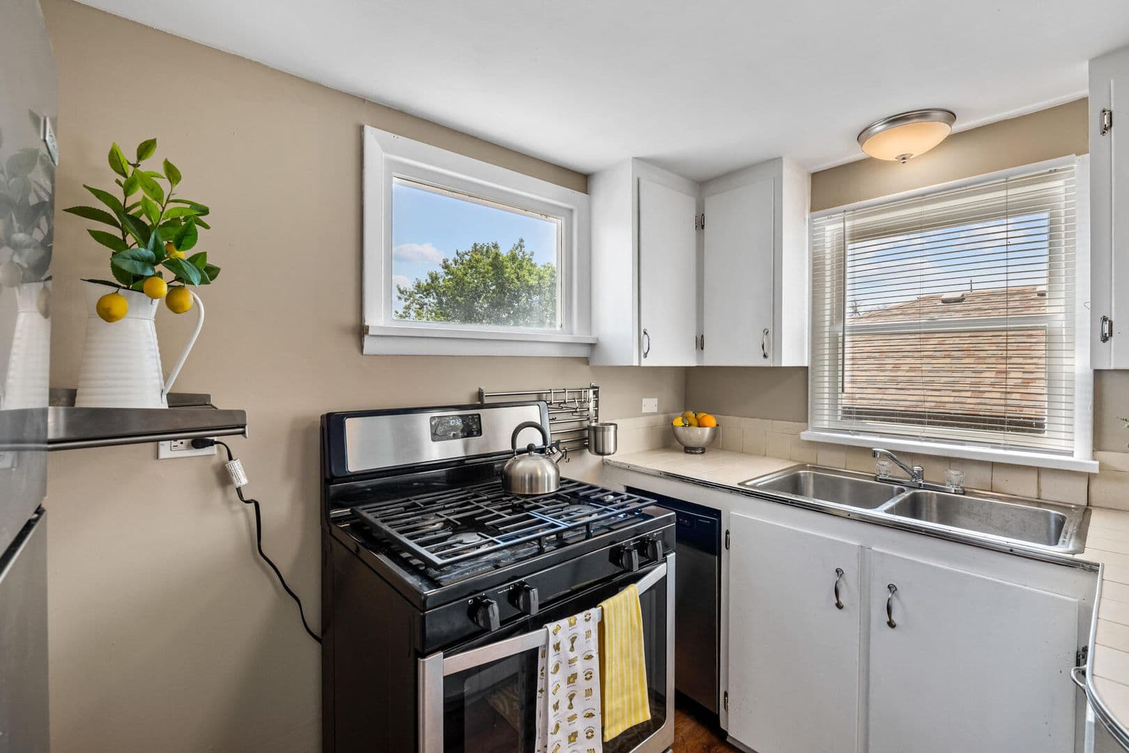 Lakewood Multiplex: 1457 Eaton St. - #2