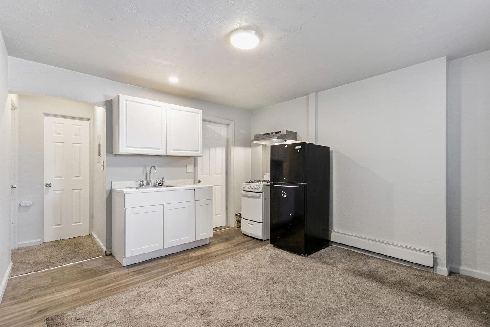 Aurora Apartment: 1467 Joliet Street #6