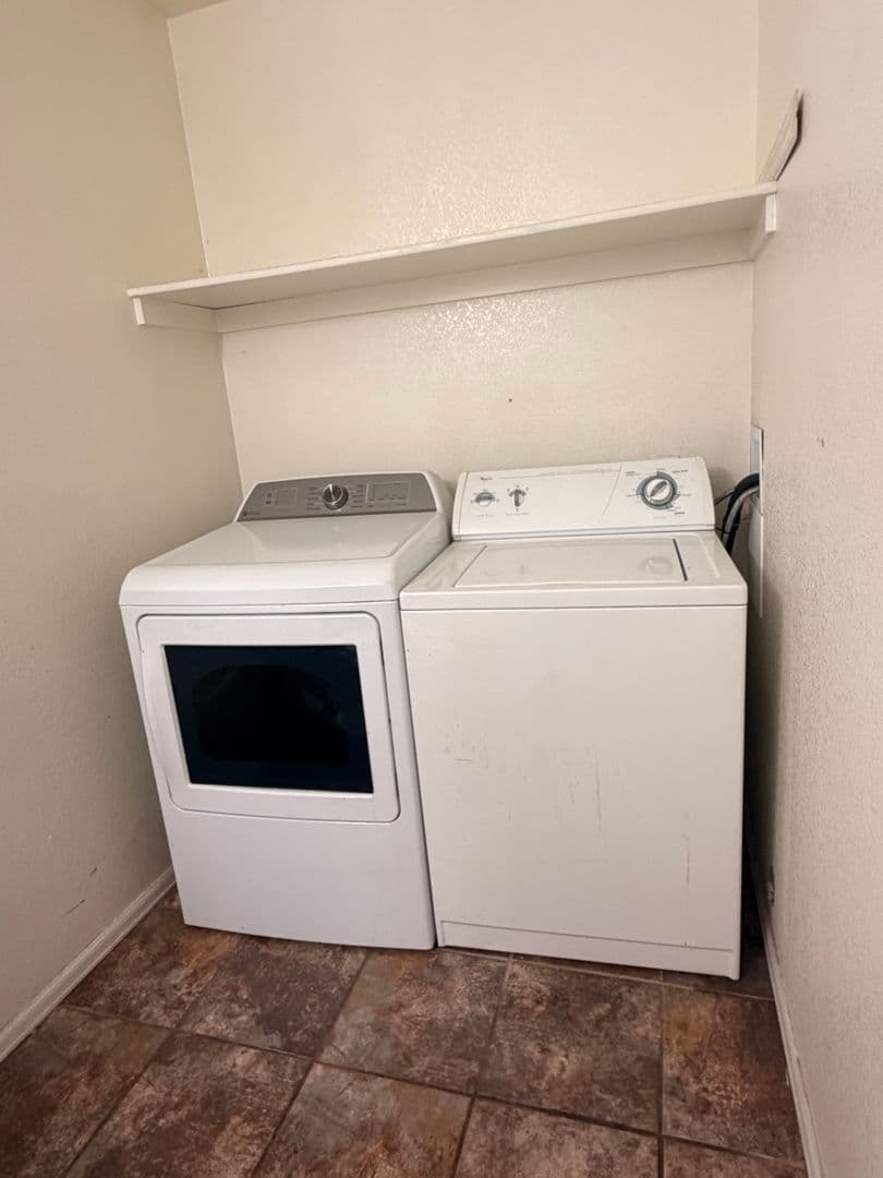 Aurora Townhome: 1295 S. Zeno Cir. #B