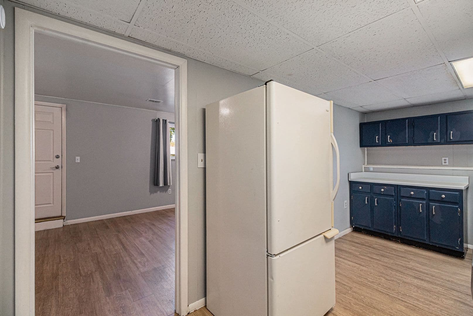 Lakewood Apartment: 7360 W.20th Ave. Unit B
