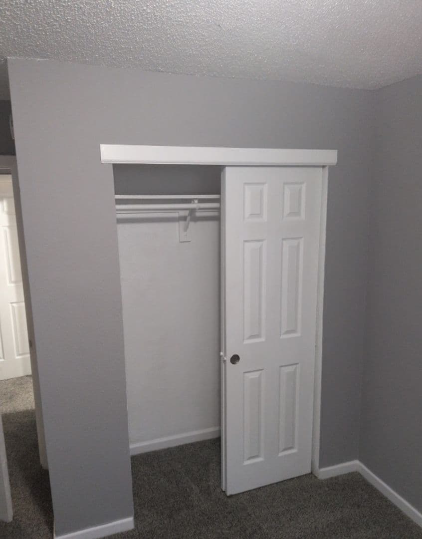 Lakewood Apartment: 721 Depew Street #2