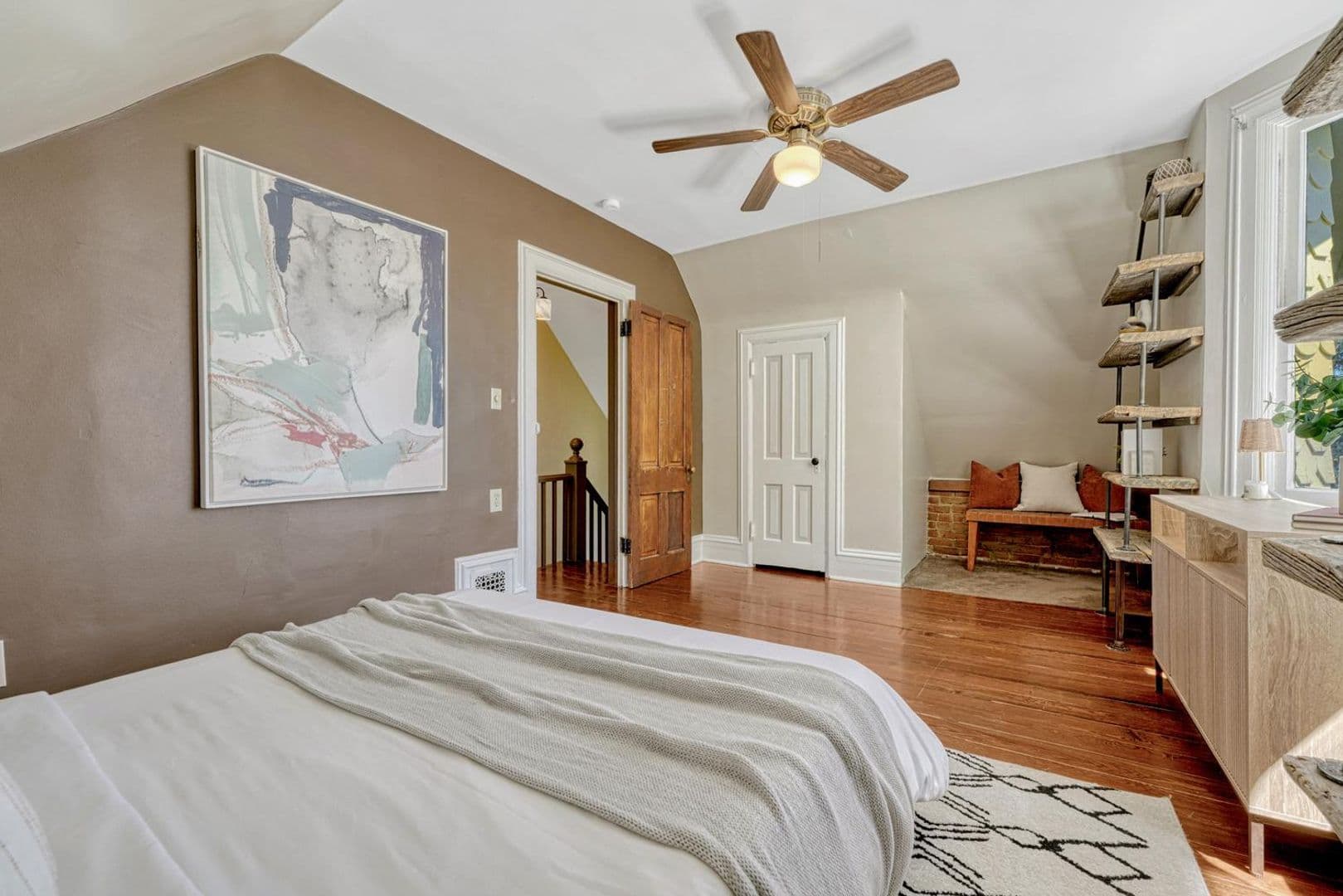 Aurora House: 1557 Dallas St.