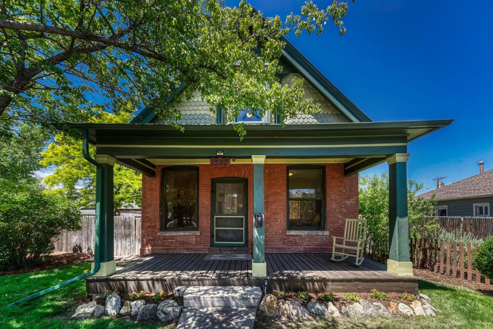 Aurora House: 1557 Dallas St.