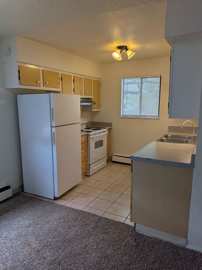 Lakewood Apartment: 1430 Ingalls St.