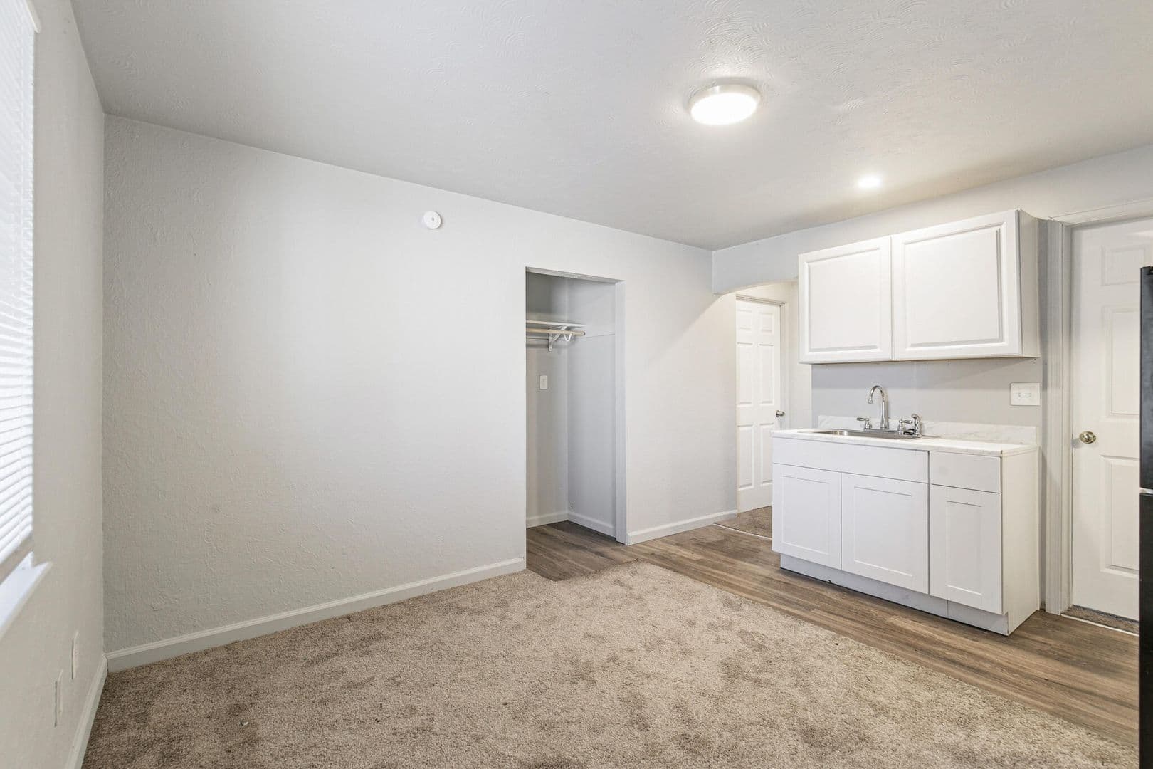 Aurora Apartment: 1467 Joliet Street #6