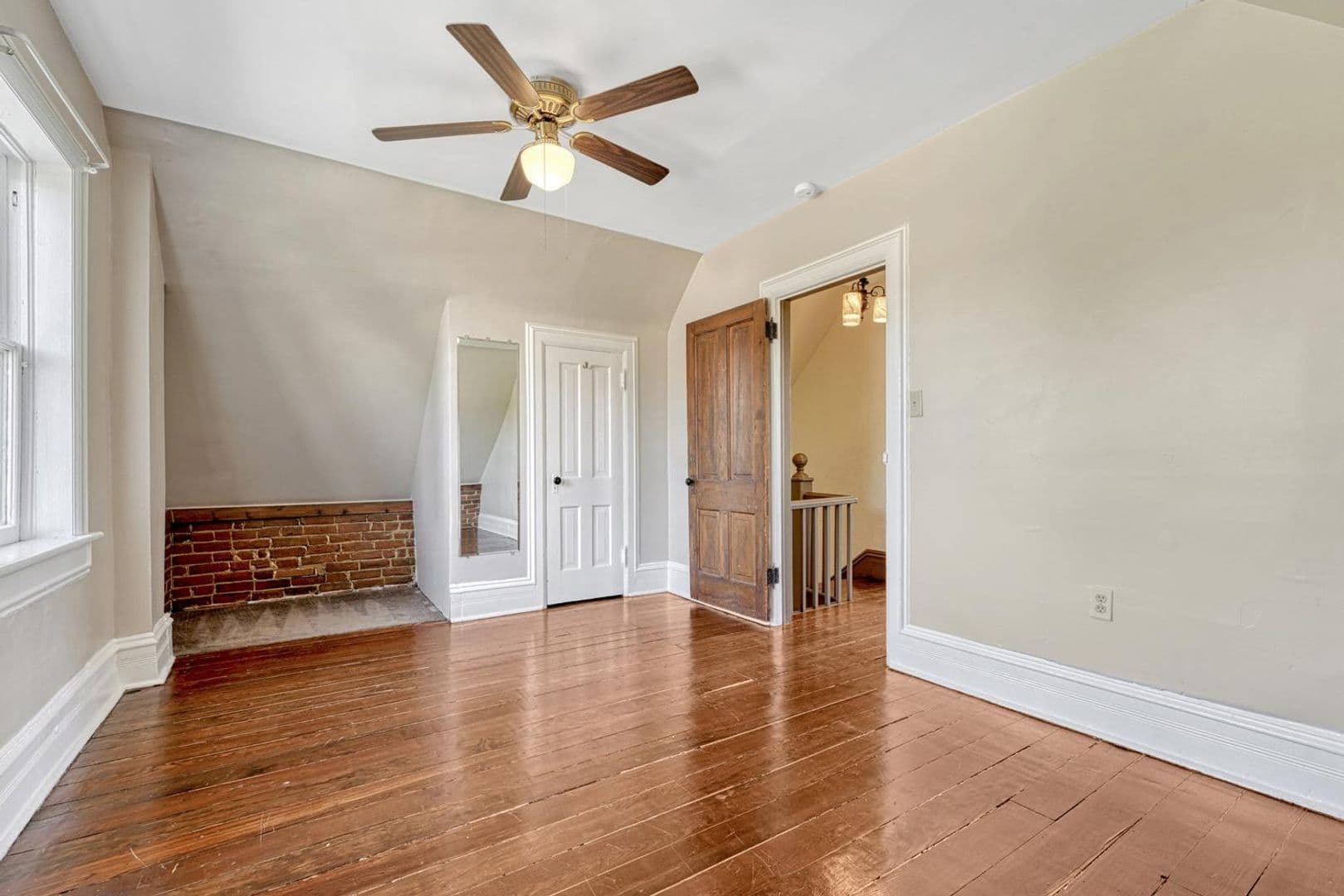 Aurora House: 1557 Dallas St.