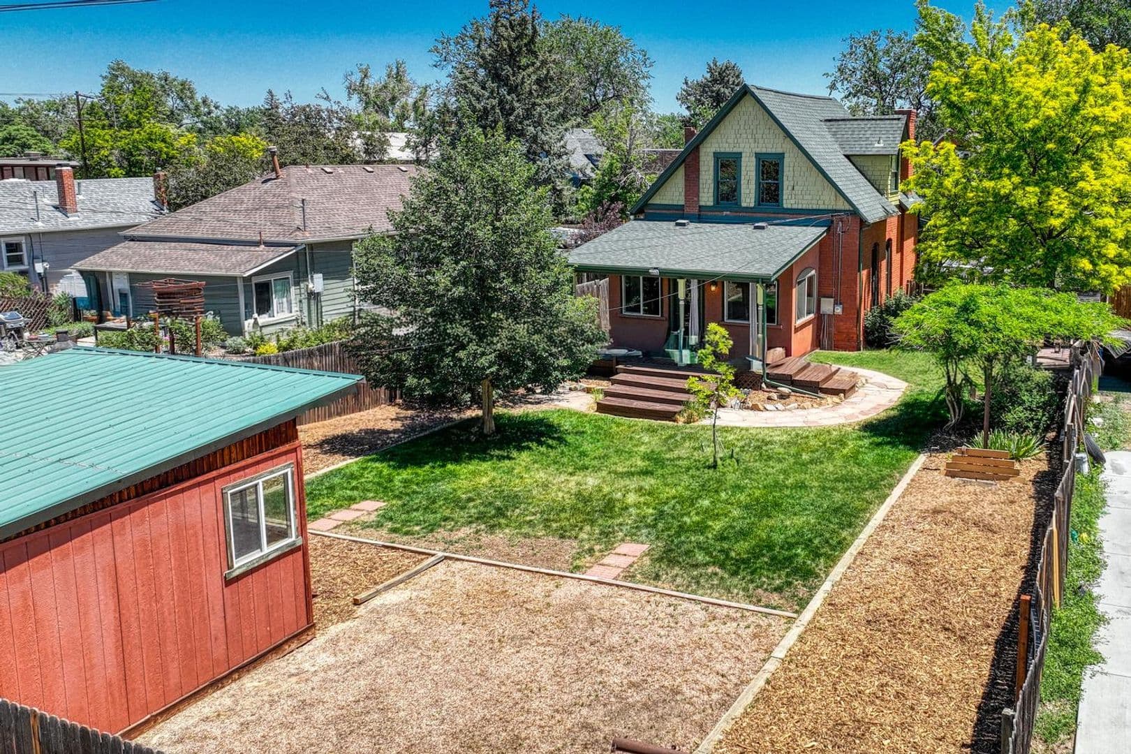 Aurora House: 1557 Dallas St.