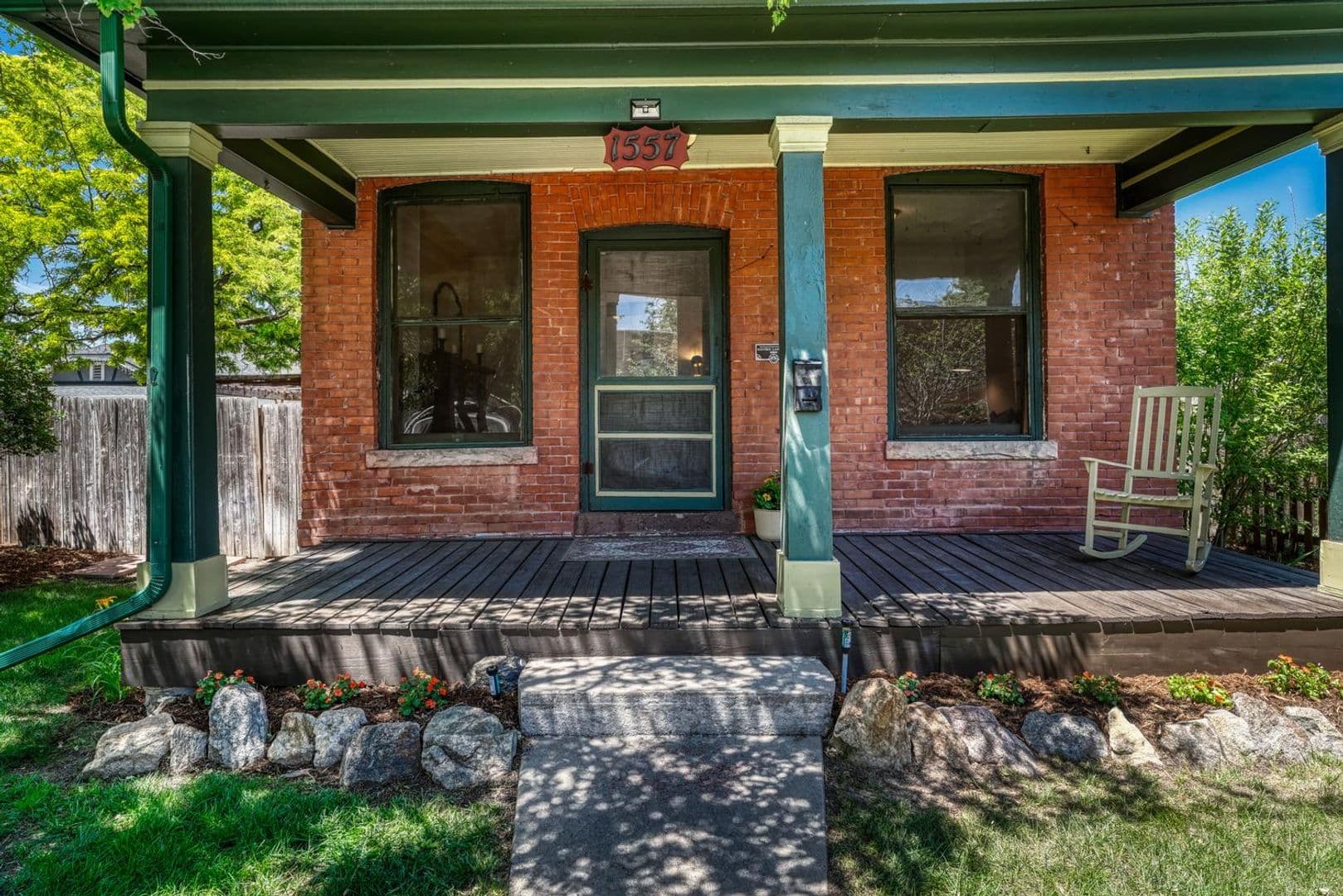 Aurora House: 1557 Dallas St.