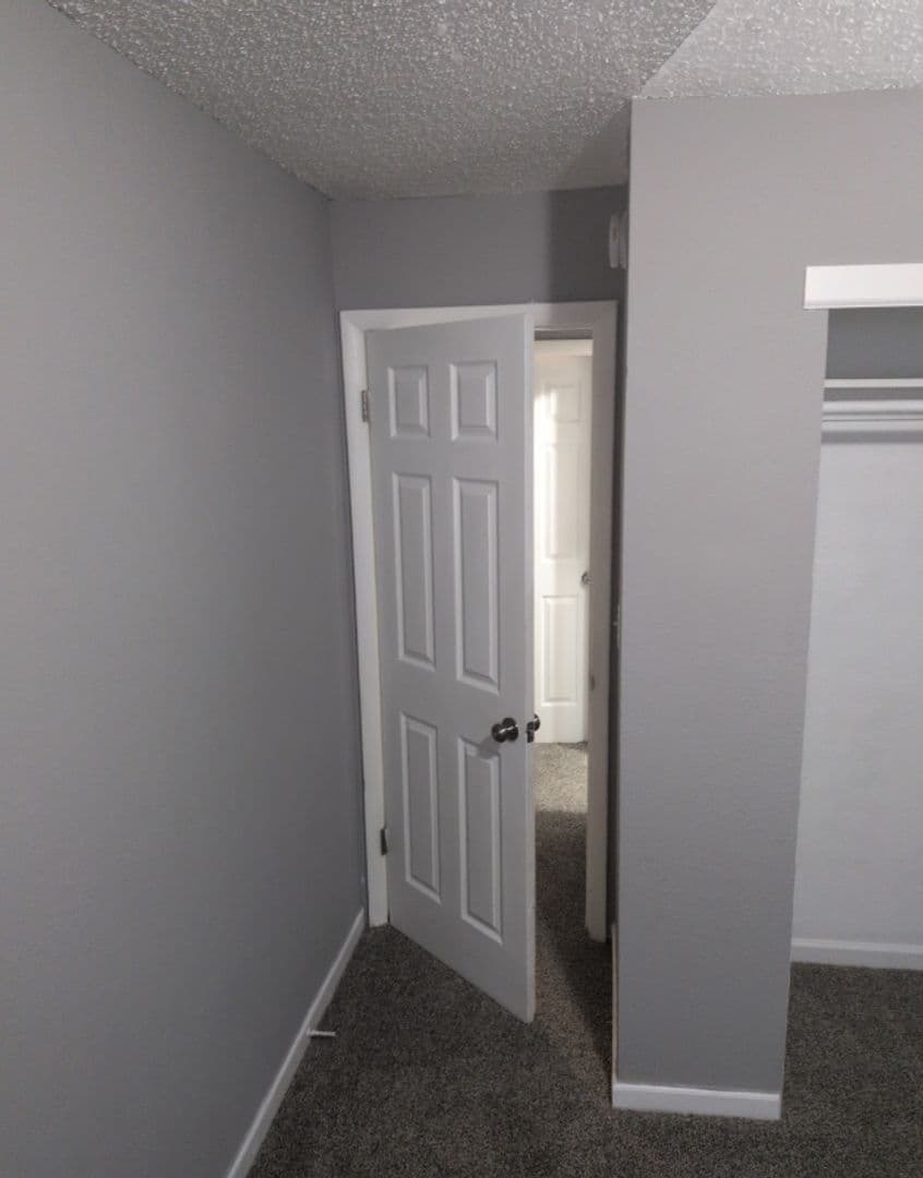 Lakewood Apartment: 721 Depew Street #2