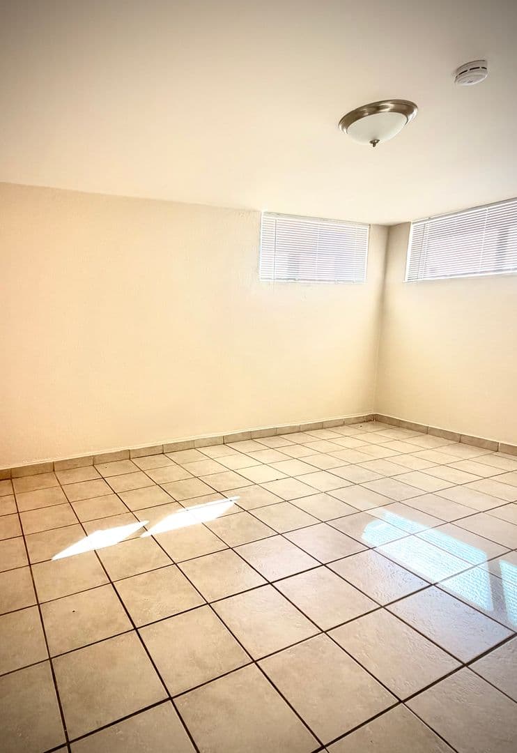 Aurora Apartment: 1430 Boston Street